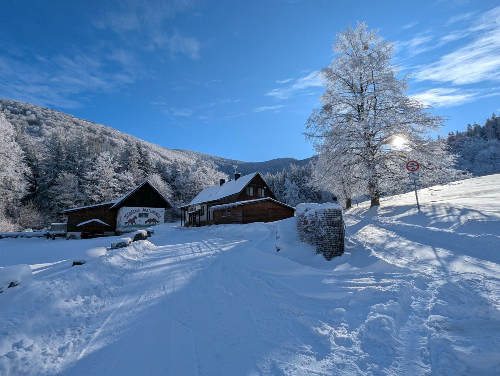 Jizdarna Malenovice Lägenhet Malenovice  Exteriör bild
